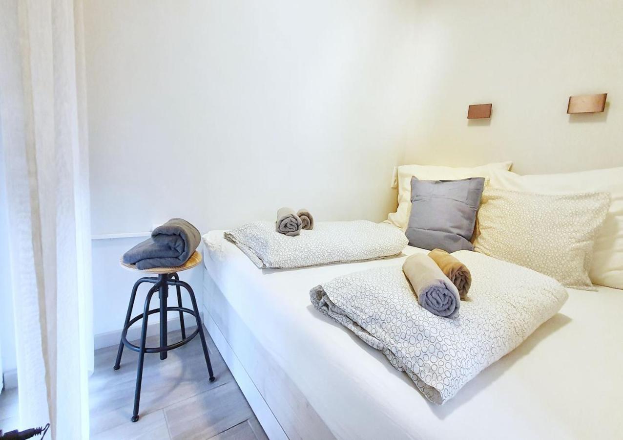 Marina Apartment By Dora Keszthely Luaran gambar