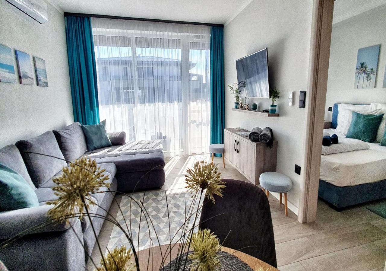 Marina Apartment By Dora Keszthely Luaran gambar