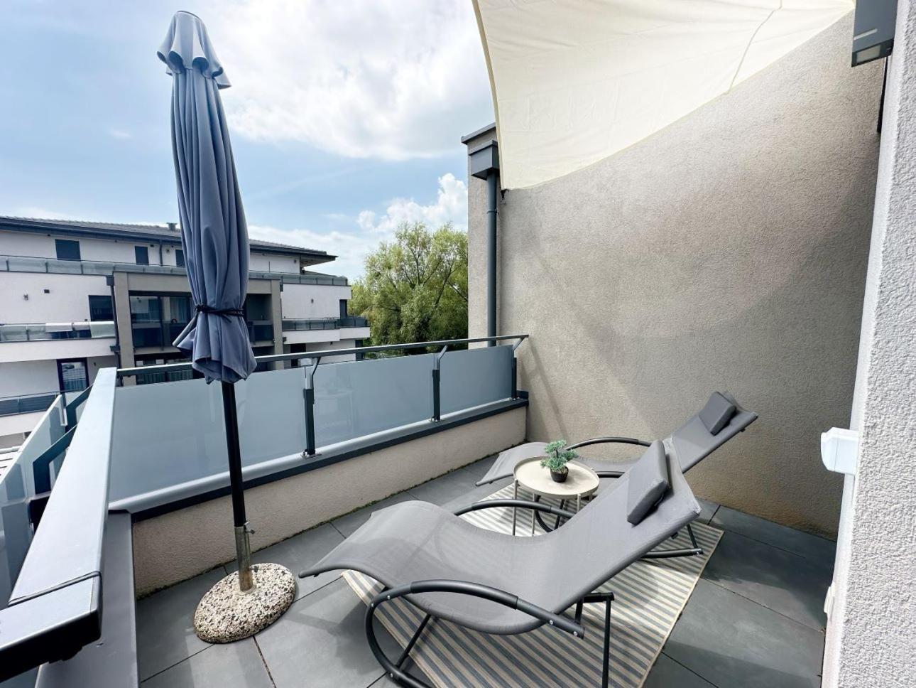 Marina Apartment By Dora Keszthely Luaran gambar