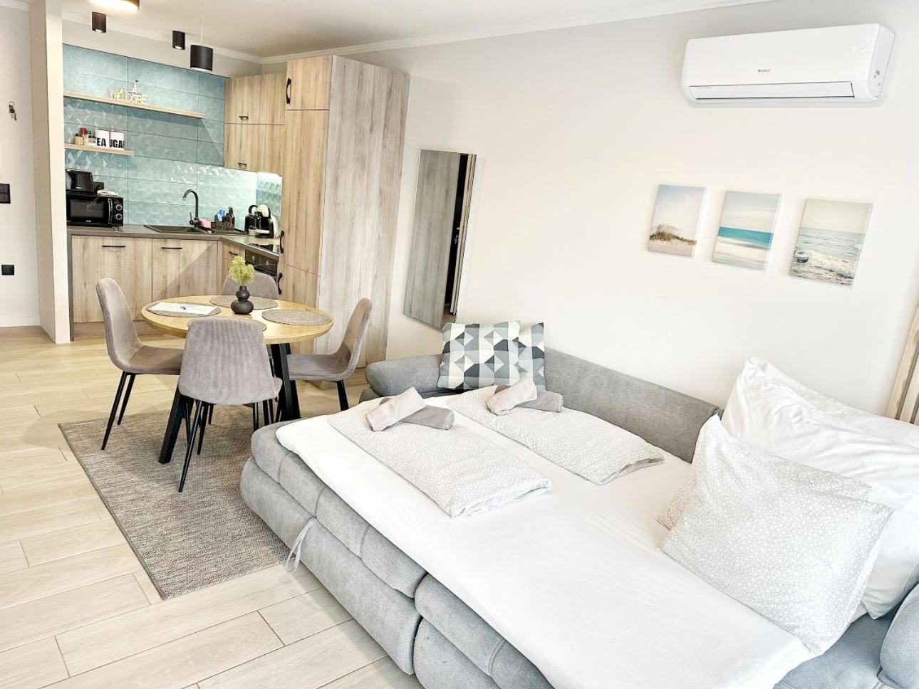 Marina Apartment By Dora Keszthely Luaran gambar